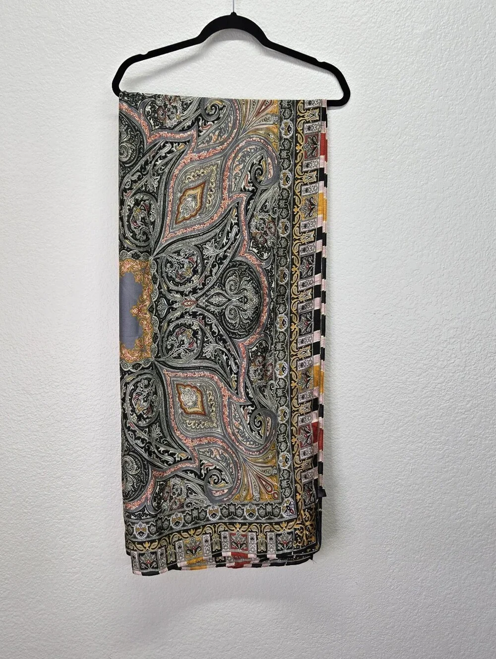 VTG Rectangle Scarf Silk Feeling Paisley Medallion Boho Shawl Wrap Cream Satin